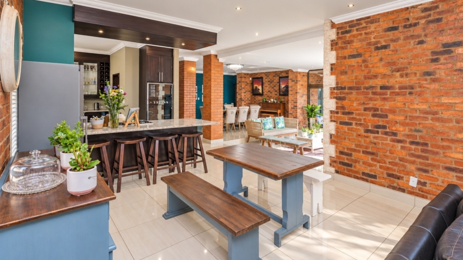 5 Bedroom Property for Sale in Xanadu Nature Estate North West